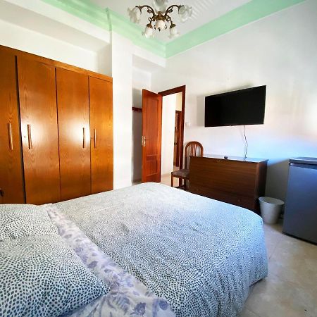 La Malvarrosa Beach Rooms In Shared Apartment Valensiya Dış mekan fotoğraf