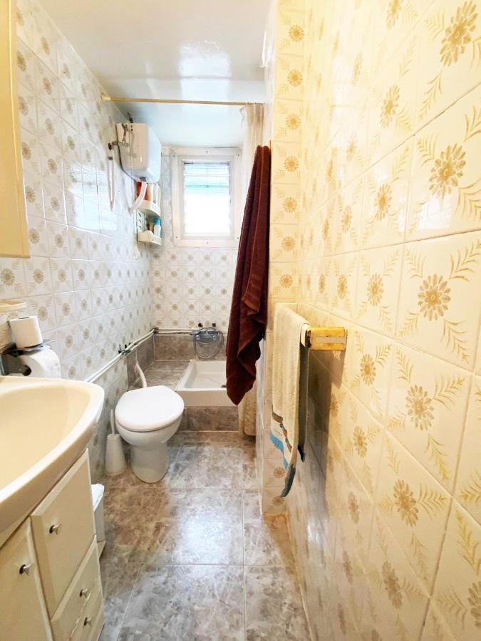 La Malvarrosa Beach Rooms In Shared Apartment Valensiya Dış mekan fotoğraf