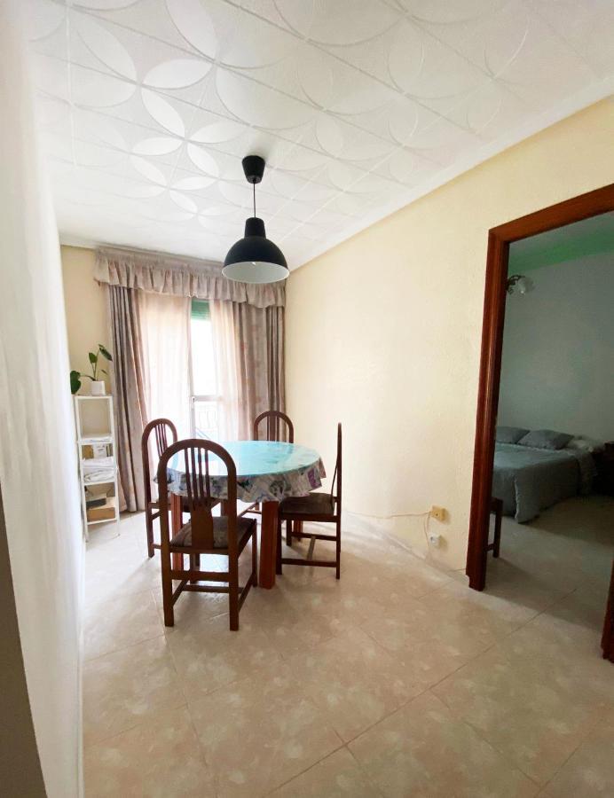 La Malvarrosa Beach Rooms In Shared Apartment Valensiya Dış mekan fotoğraf