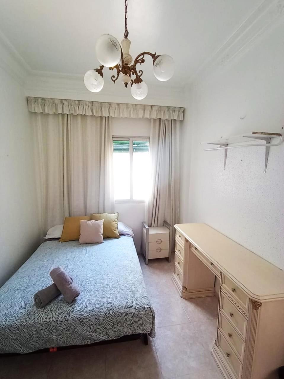 La Malvarrosa Beach Rooms In Shared Apartment Valensiya Dış mekan fotoğraf