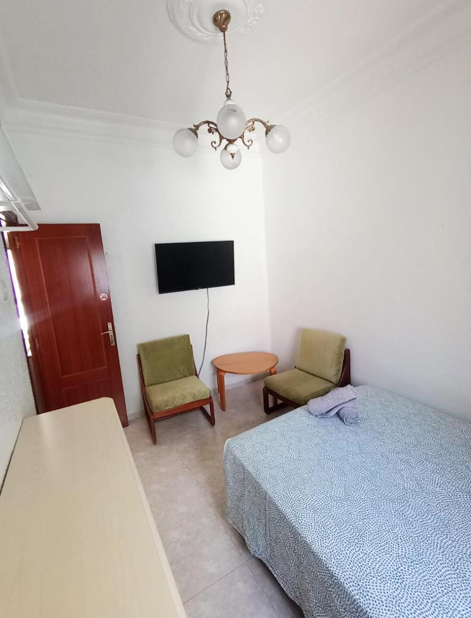 La Malvarrosa Beach Rooms In Shared Apartment Valensiya Dış mekan fotoğraf